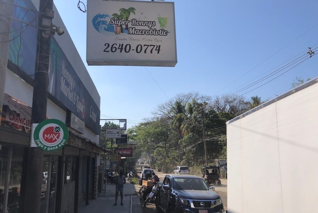 Supermarkt Super Ronnies in Santa Teresa, Costa Rica